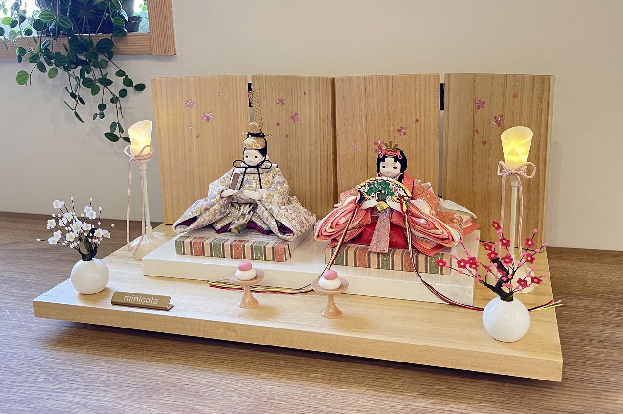 coco煌（きら）衣裳着親王飾り雛人形 高岡塗台 木らでん屏風 | 飾り台