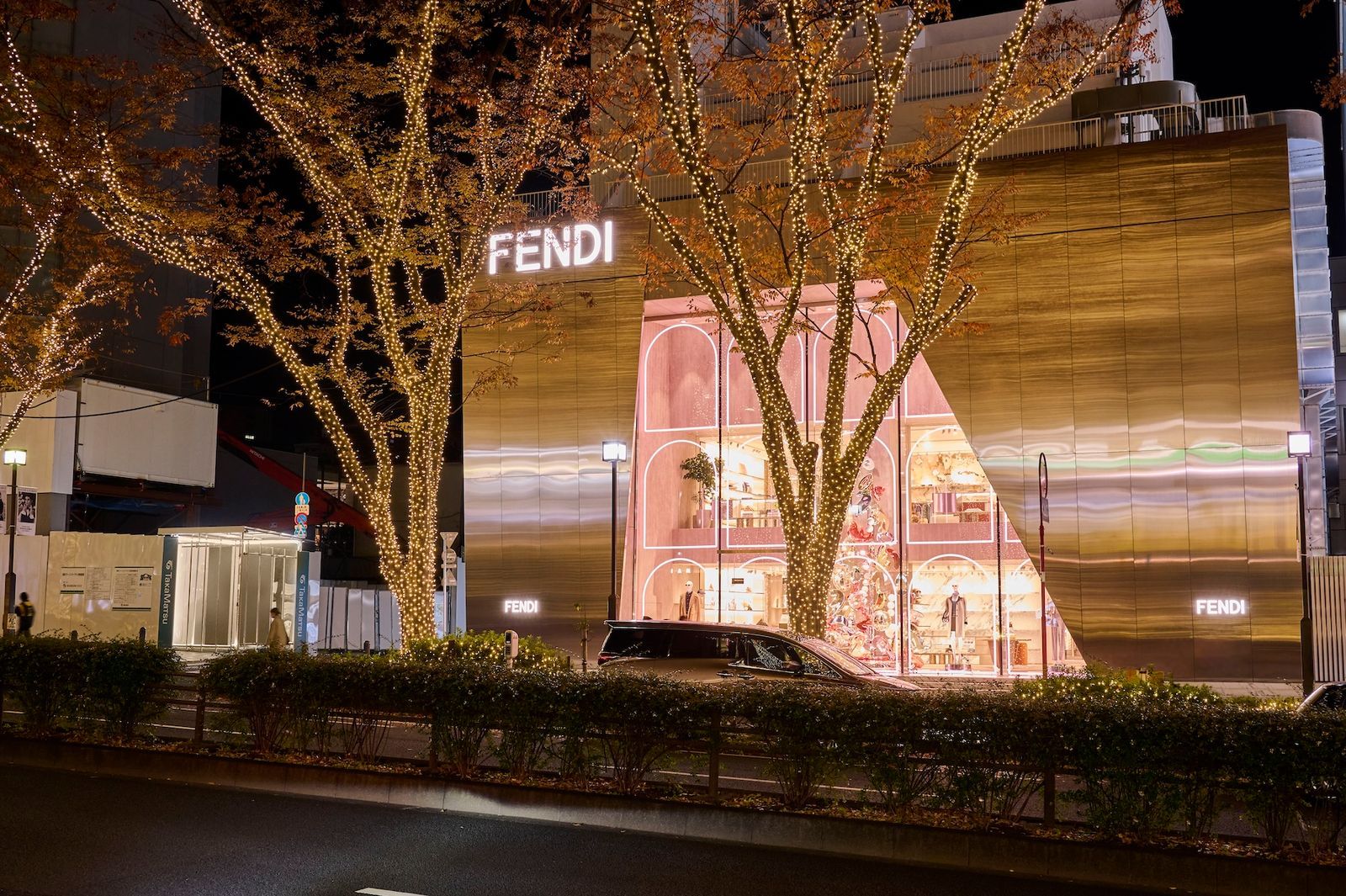 Snow Manの目黒蓮 × フェンディ──表参道の輝くイルミネーション点灯