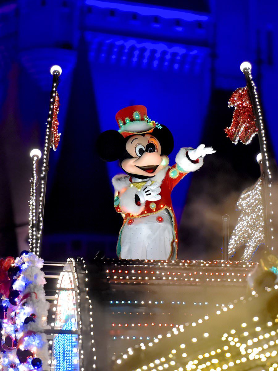 ミッキー・ミニー・プルートが新コスチュームで登場☆東京