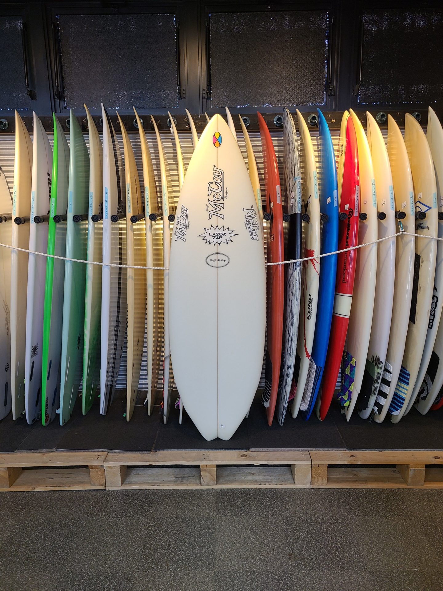 中古サーフボード mccoy lazor zap / リサイクルショップ三喜「宮崎で