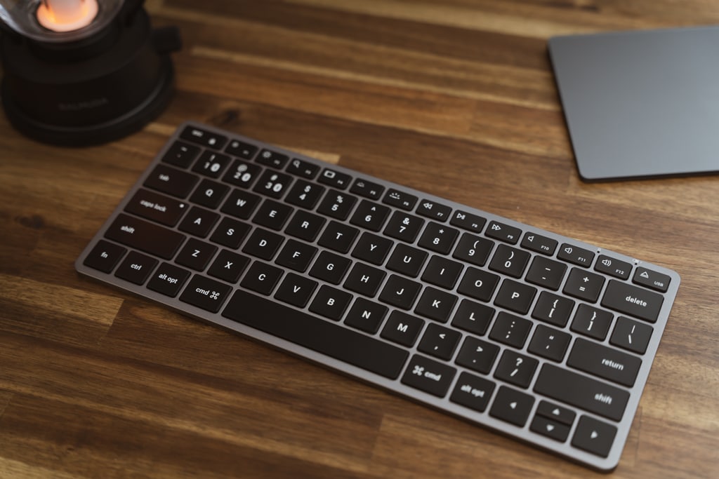 Satechi Slim X1 Bluetooth Backlit Keyboardレビュー：これは買っ