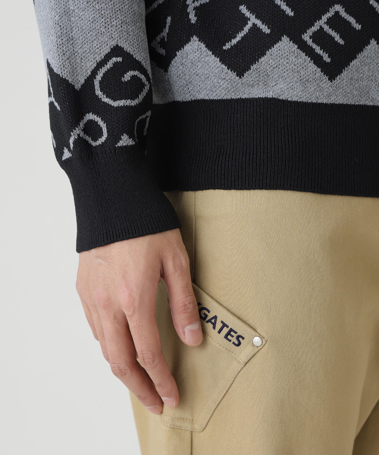 ダブルJQロゴギザボーダー柄タートルニットプルオーバー | PEARLY