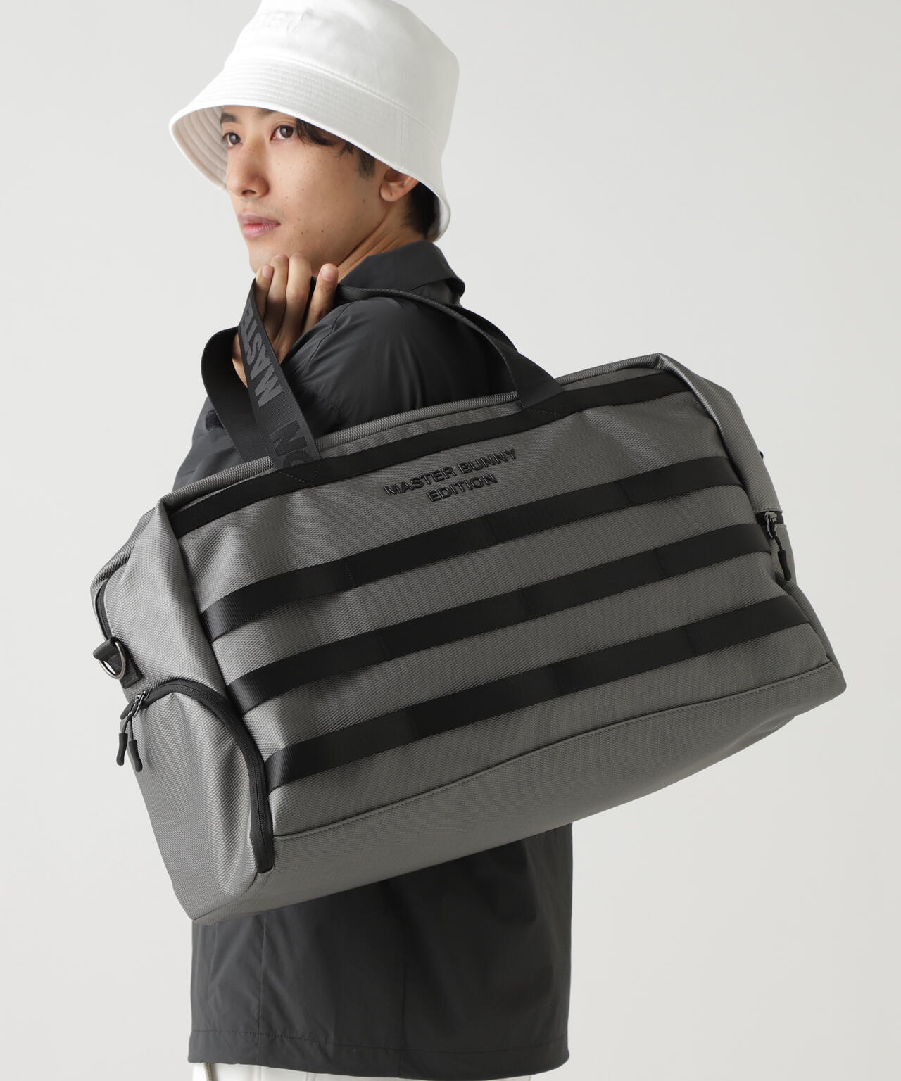 テープ使いボストンバッグ (UNISEX) | MASTER BUNNY EDITION（マスター