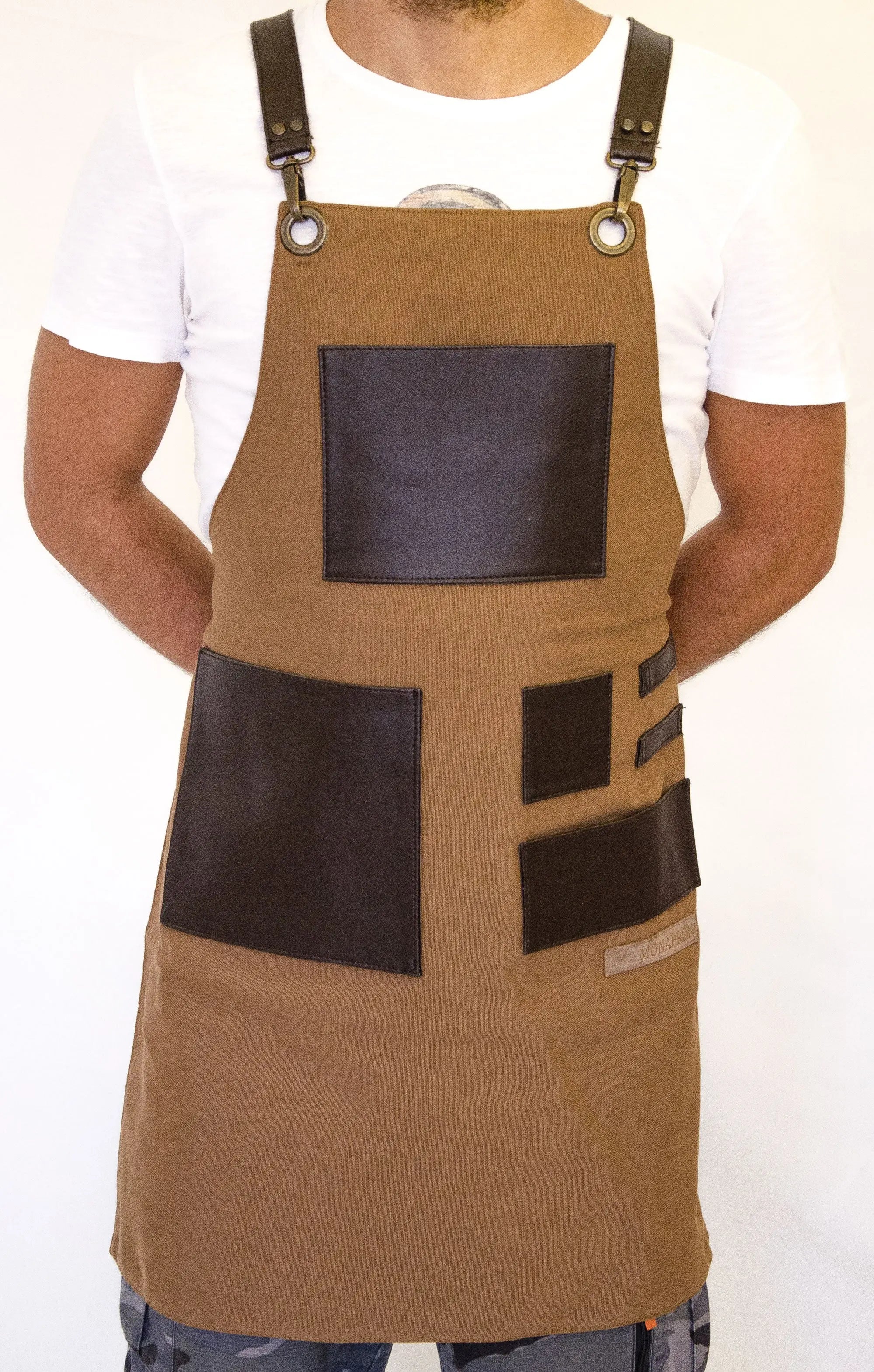 Work Apron | Woodworking Apron | 01 Leonardo Brown – Monapron