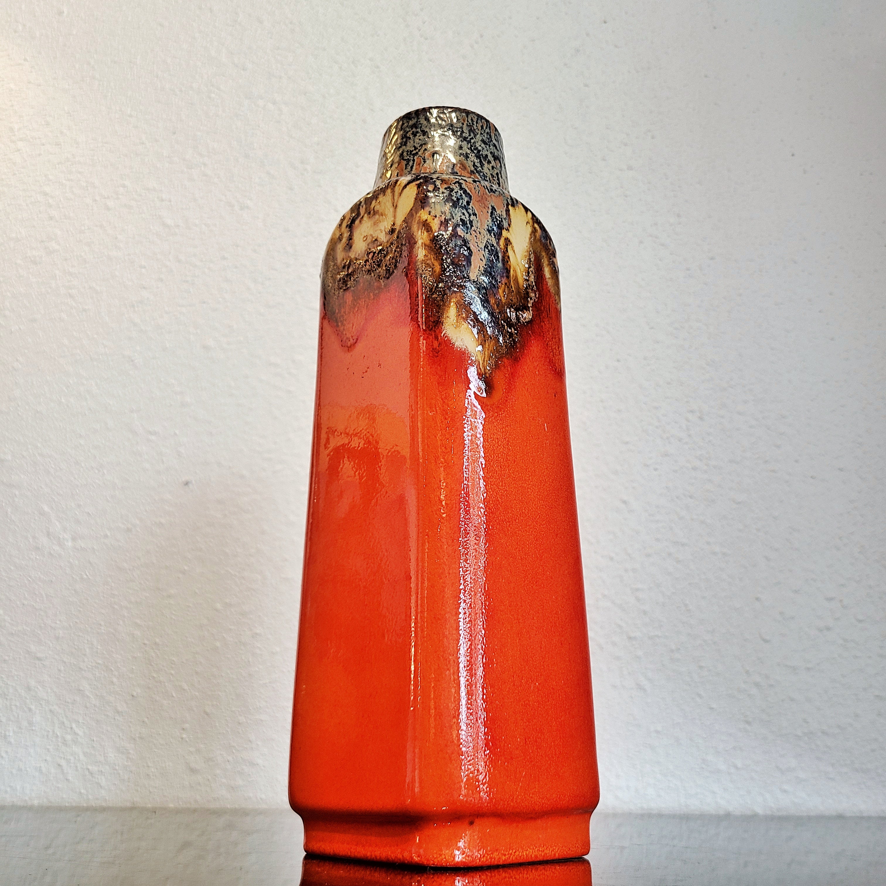 PERSIMMON-ORANGE Ü-KERAMIK FAT LAVA VASE Nr. 1438/30 – MODERN REDUX