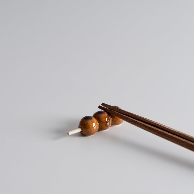 Mitarashi Dango Chopstick Rest – mogutable