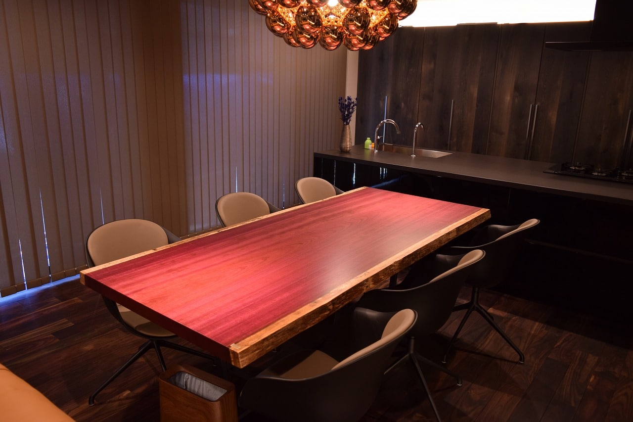 ダイニングテーブルxパープルハート【福岡県糸島市】パープルハート