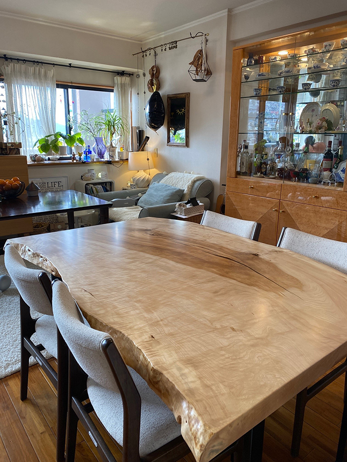 ダイニングテーブルxトチ【長崎県 Yu様】念願の一枚板が来ました