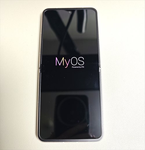 本当にこの値段で？]折りたたみスマホが9800円 ワイモバLibero Flip