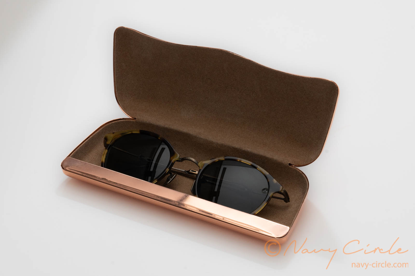 レビュー】10 eyevanの眼鏡・サングラスケース | Navy Circle