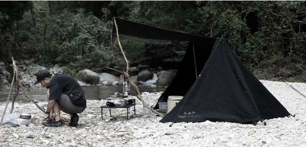 無骨なソロキャンプにぴったり！完全日本製パップテント「Fireproof