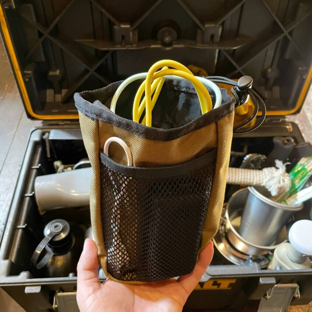 野良ショッフェルのチョークバッグ、「モバイルバッテリー＆ケーブル