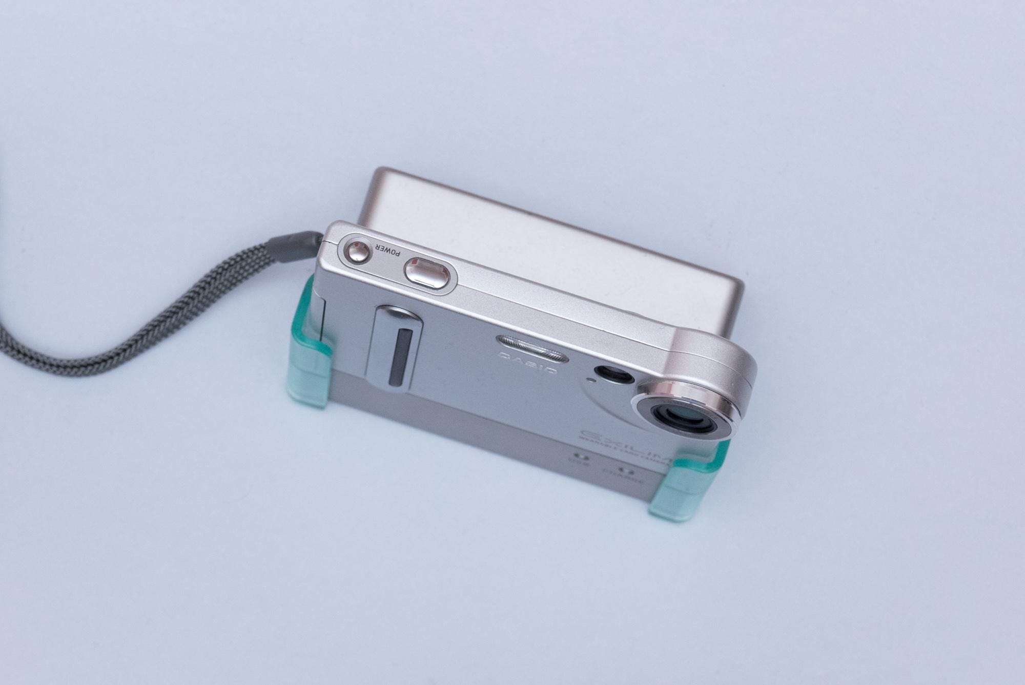 Casio Exilim EX-S2 Compact Y2K Digital Camera – OHSOCULT Film Compacts