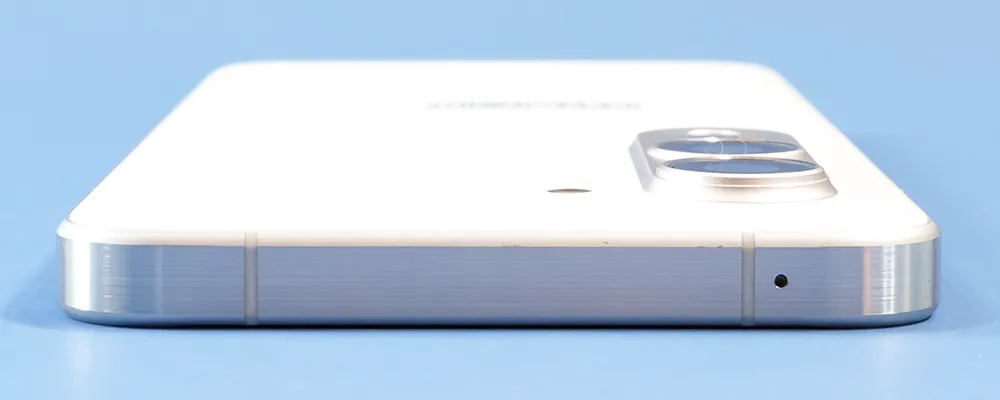 arrows Alpha M08 ホワイトの外観を写真で紹介 – OREFOLDER