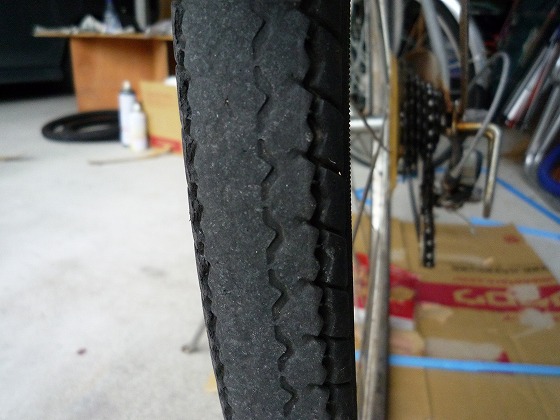 ノーパンクタイヤのタイヤ交換したら、とんでもないものが出てきた