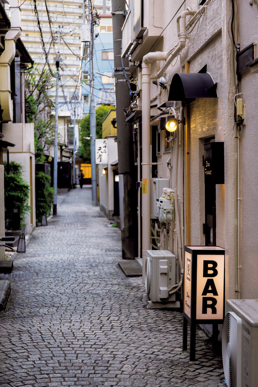 芸者新道」「かくれんぼ横丁」神楽坂に粋な名前の小道が多いのはなぜ