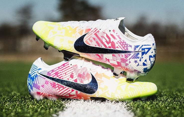 🇧🇷ナイキ サッカースパイク🇧🇷 『マーキュリアルヴェイパー13 NJR
