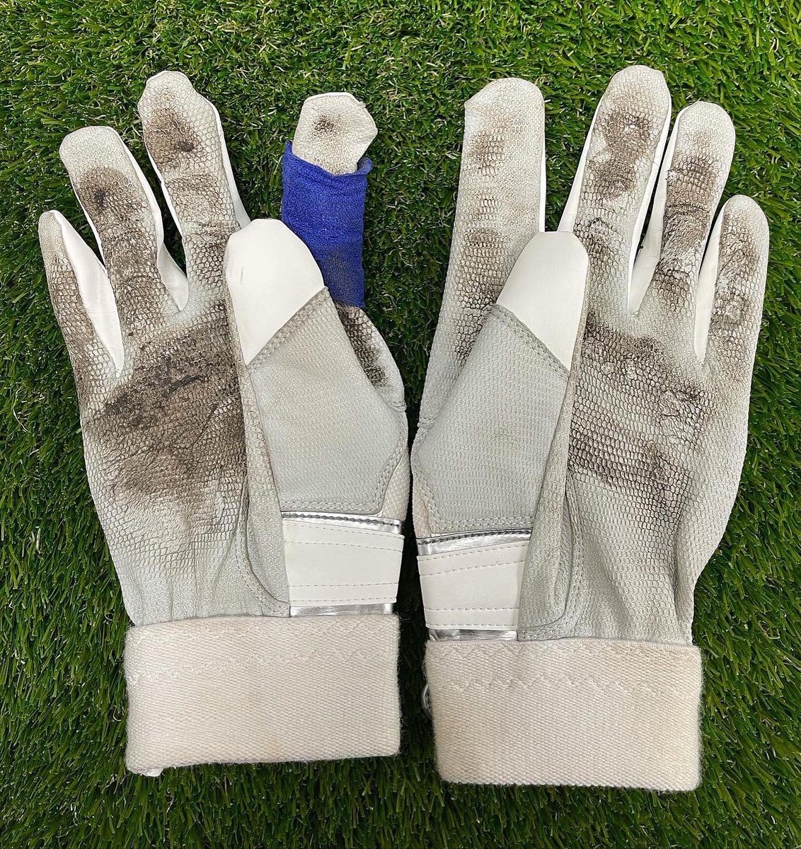 埼玉西武ライオンズ 森友哉選手のバッティンググローブをご紹介