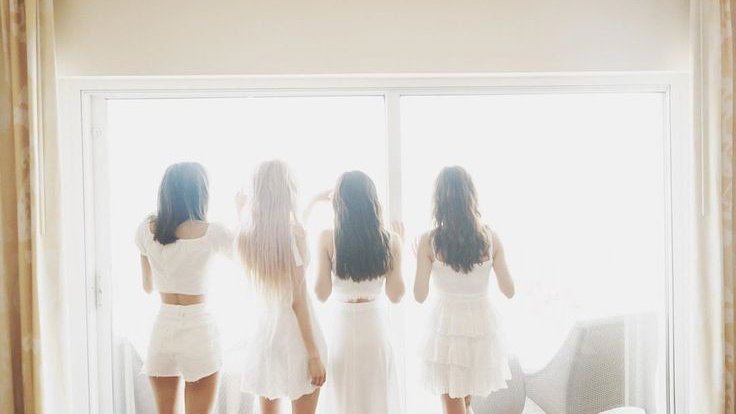 blackpink pictures on summer diary in hawaii hits different