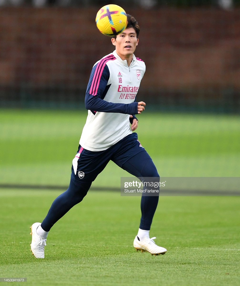 日本代表 DF 冨安健洋 選手 アーセナルでの練習時に アシックスの