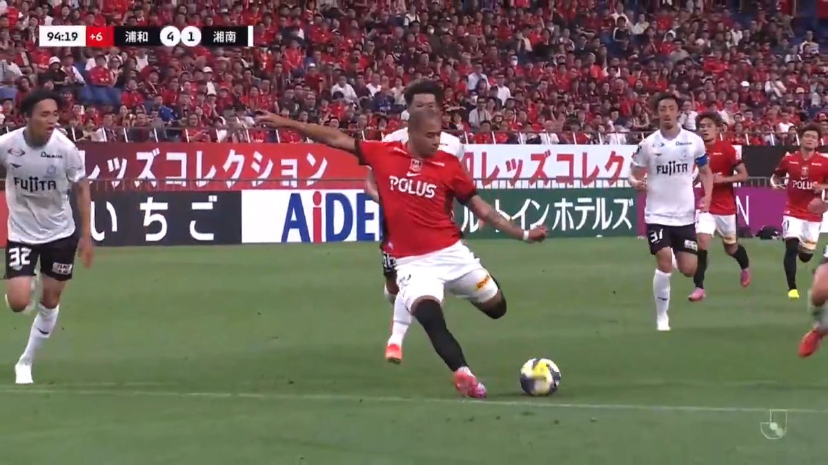 🗣️「SANTANAAAAAAAA‼️」 独走する #チアゴサンタナ が見事にゴール