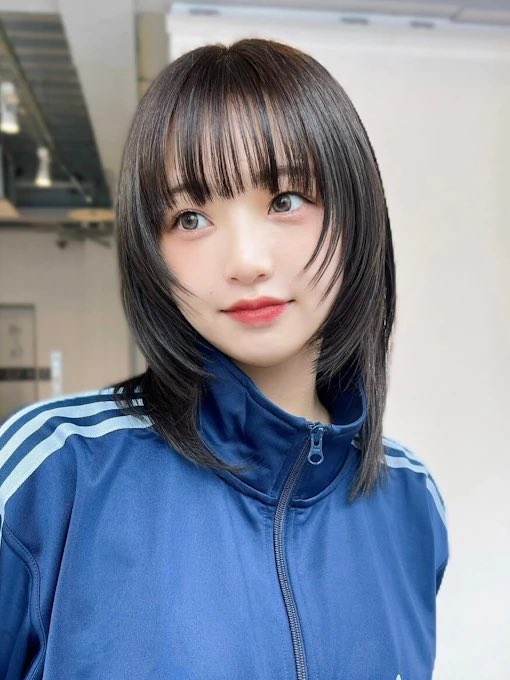 秋のトレンドヘアカラー6】シアーブラック（6/7）