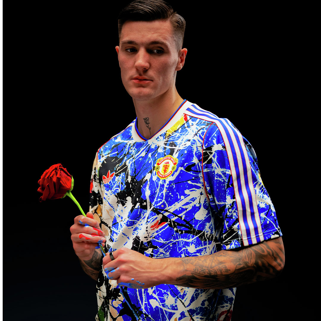 マンチェスターユナイテッド × THE STONE ROSESのコラボレーション