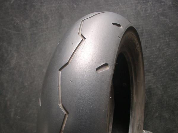 これは見たことがある… ZXの純正で履かされていたわ！！