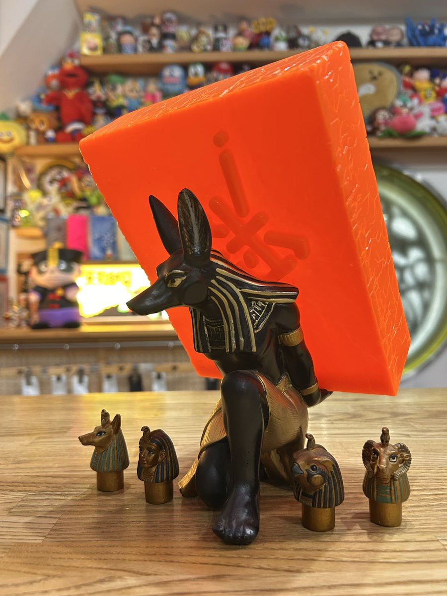 謎の店セレクト】 『古代エジプト ワインストッパー』 骨董屋の棚奥