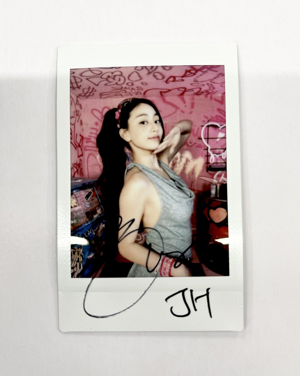 TWICE #트와이스 🌟ジヒョ🌟 サイン入りチェキ入荷しました！ AKIBA