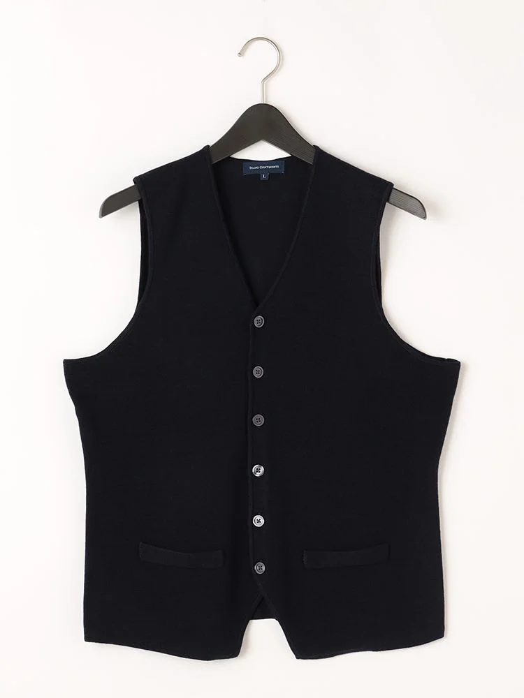 C．グレー TRANS CONTINENTS BIZニットジレ ブラック/グレー/ブラウン