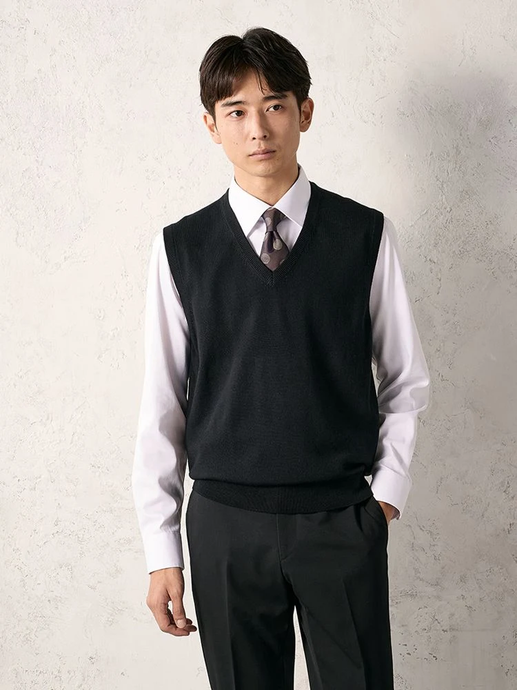 ブラック TRANS CONTINENTS BIZニット Vネックベスト ブラック/C