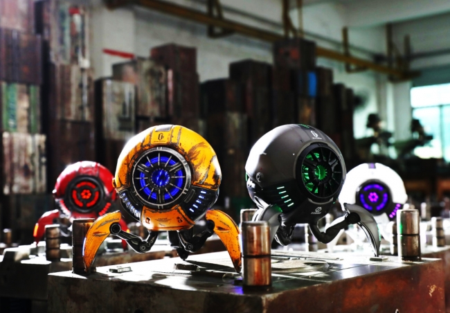 雰囲気あふれる音楽・映像体験を。近未来デザインのロボット型球体