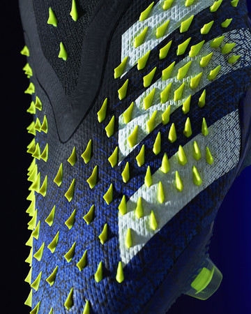 ゲームを支配するプレーメーカーに向けた『PREDATOR（プレデター）』が