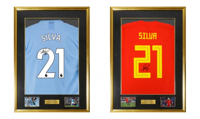 マンチェスターシティ退団記念 ダビド・シルバ公認の直筆サイン入り