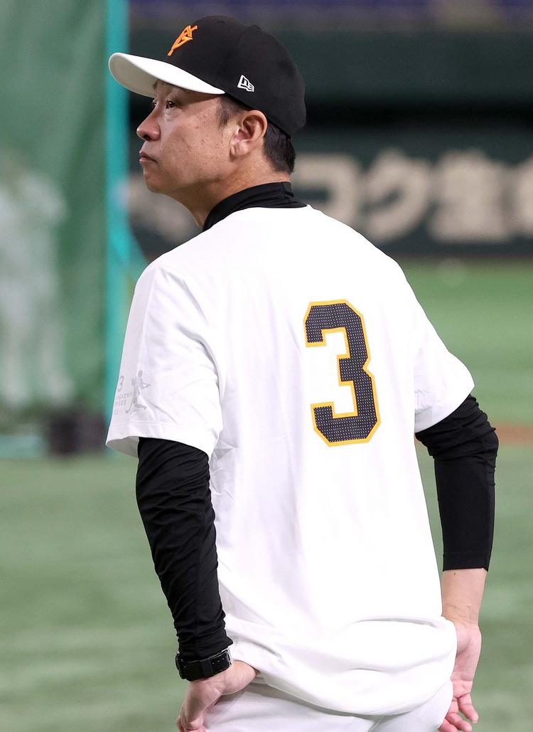 選手着用Tシャツ、ボールを発売 長嶋茂雄DAY | 読売ジャイアンツ（巨人