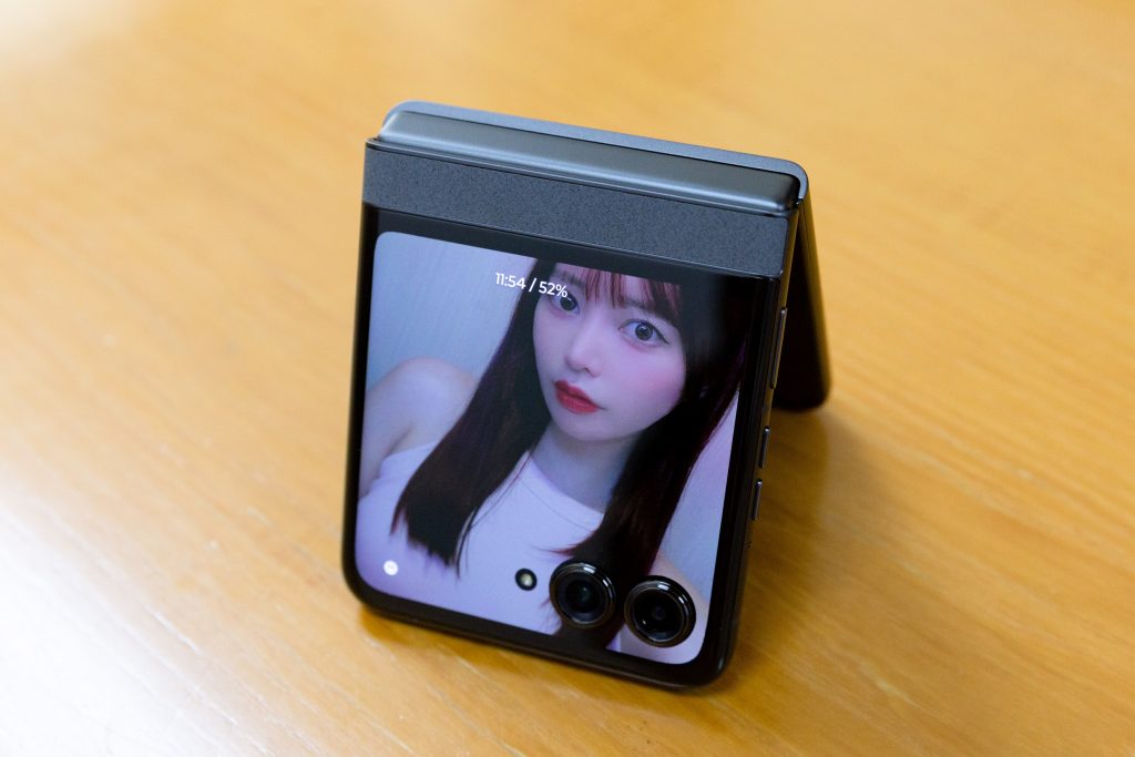 折りたたみスマートフォン「motorola razr 50/50s」が推し活にピッタリ