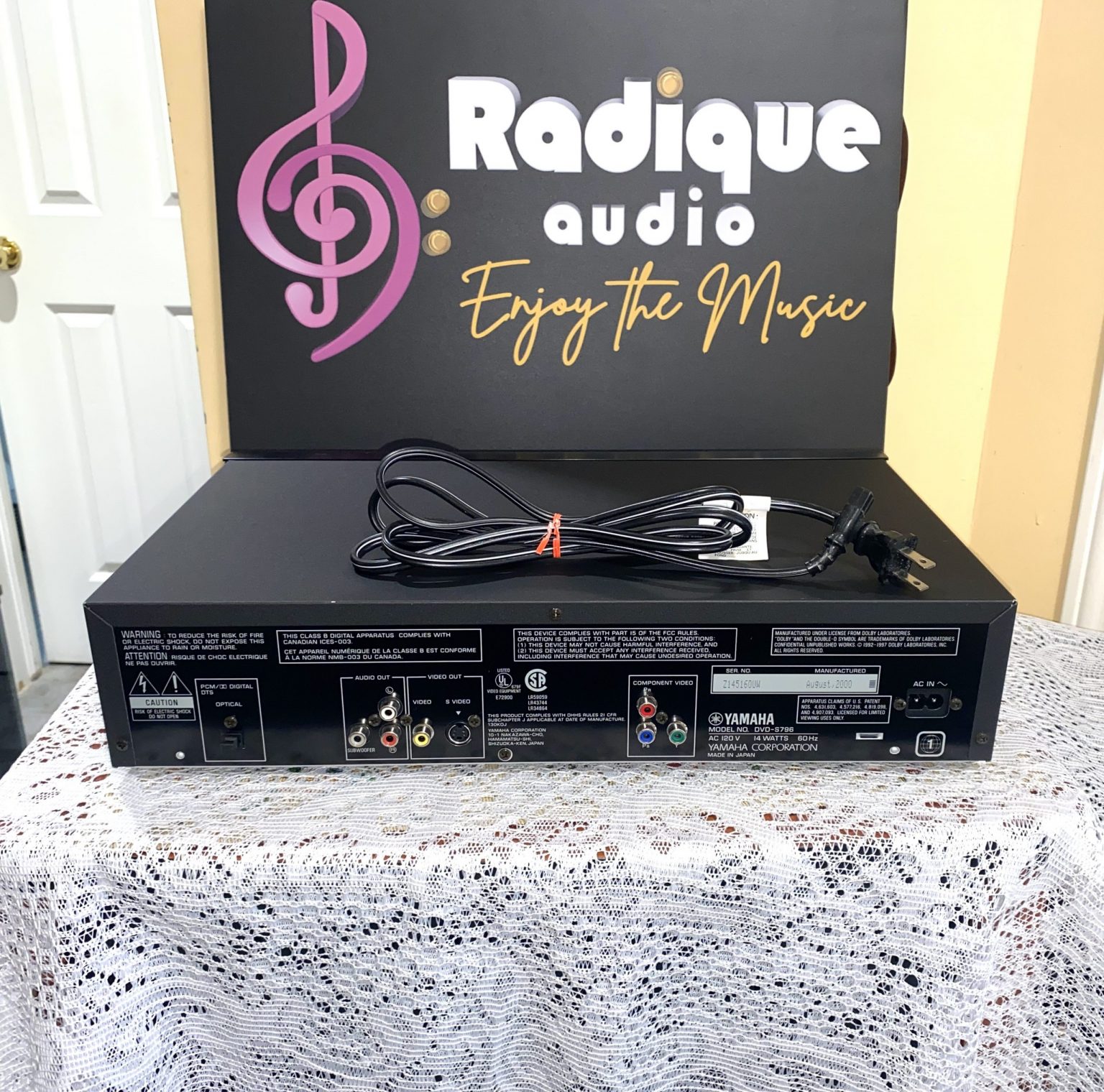 ☆ヤマハDVD-S796 DVD/cdプレーヤー,ヨゴレキズあり。動作良好です