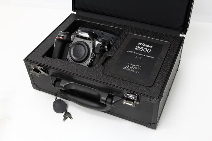 D500 ボディ メタリックグレー ショット数10回以下 100周年記念モデル