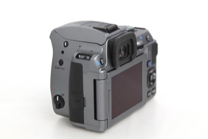 K-70 ボディ シルキーシルバー シャッター回数 約3600回以下 E084-2O3