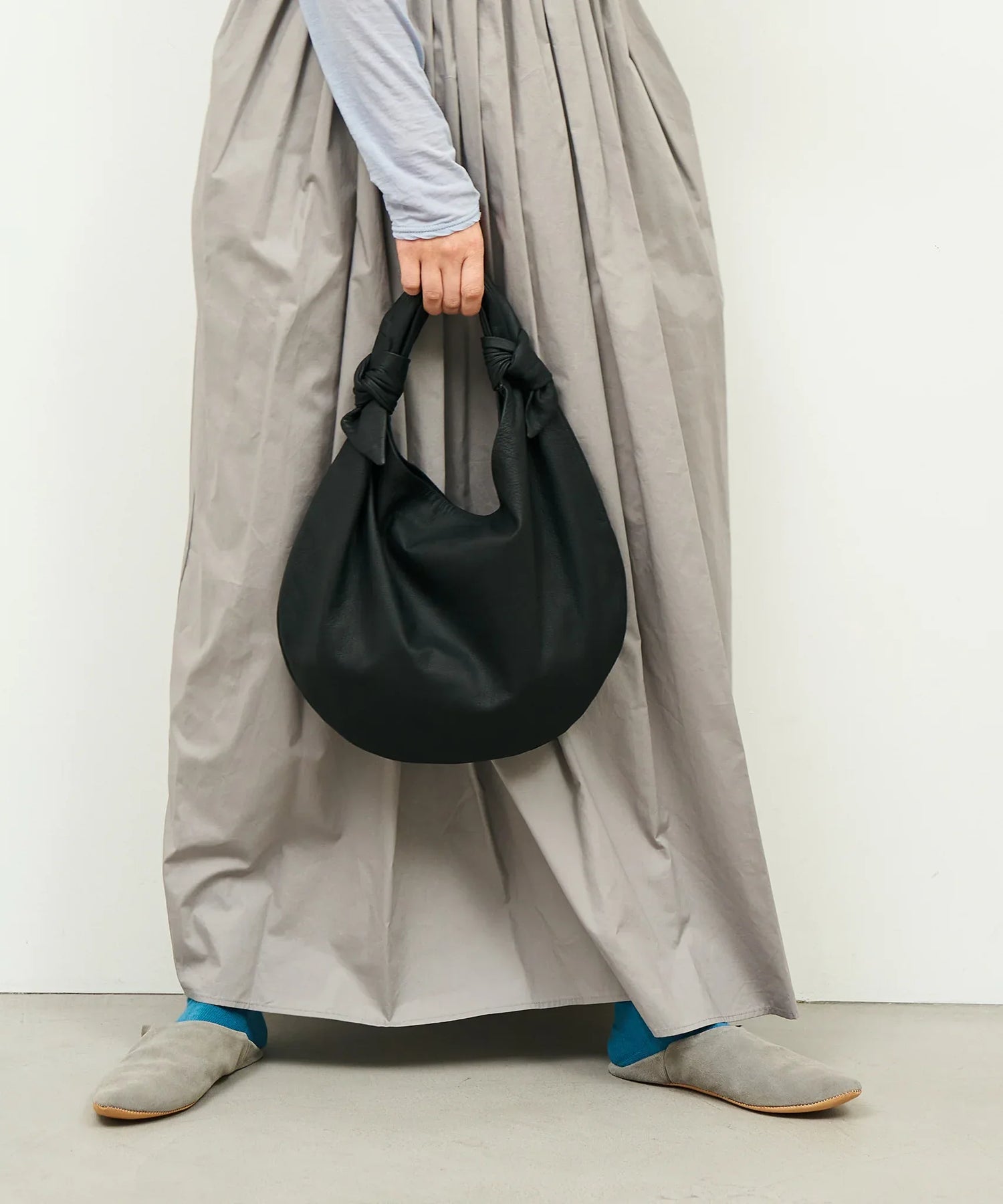 REN公式】セパレート仕様のヤギ革ショルダーバッグ｜自在にアレンジ