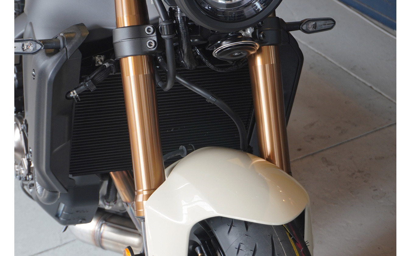 主役はタンク色だけじゃない」話題の新型ヤマハ『XSR900』、日本限定