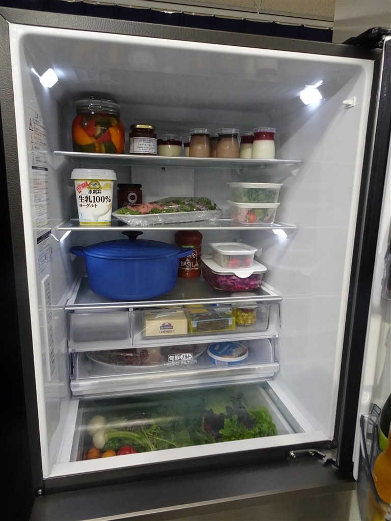 冷蔵室から野菜室が見えるユニーク設計の冷蔵庫』 AQUA Delie AQR