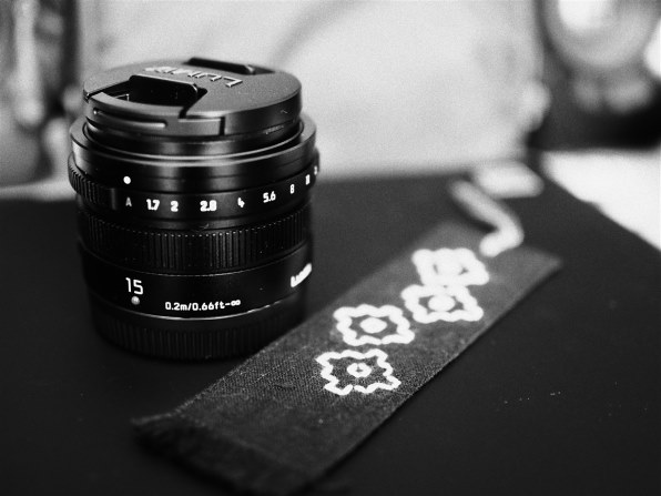 オリンパス M.ZUIKO DIGITAL 25mm F1.8 [ブラック] レビュー評価・評判