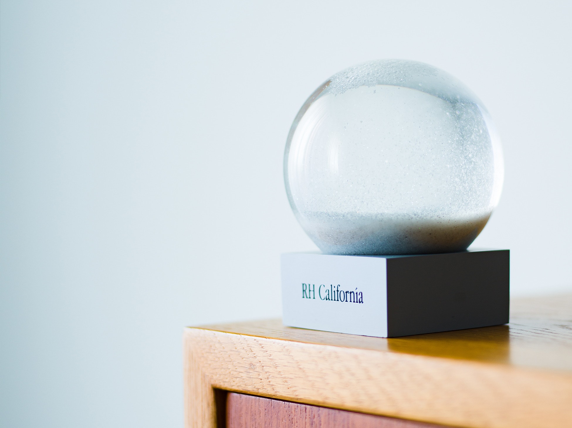 RH Snowdome New Arrival News｜Ron Herman