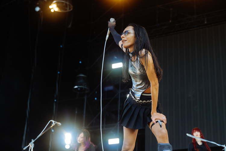 女王蜂 - JAPAN JAM 2024 ライブ写真＆セットリスト｜音楽情報サイト