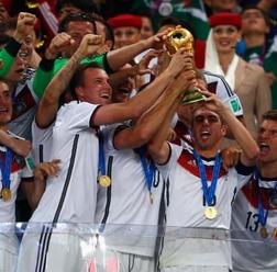 4年前にW杯トロフィー掲げたラームが語る今大会優勝候補「最大の優勝