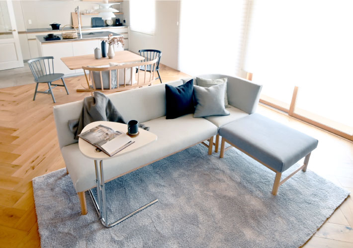 THYMEシリーズ】軽く、自由で、優しいソファダイニング | SCALE