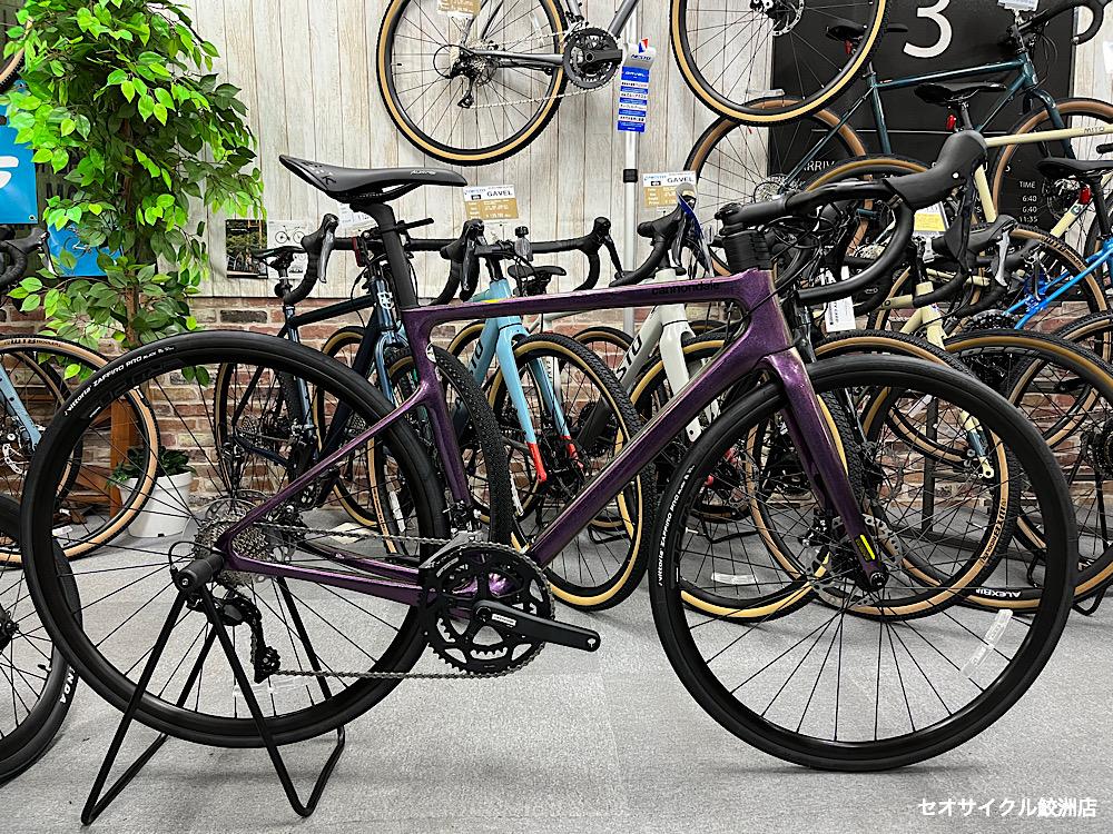 キャノンデール スーパーシックスEVO カーボンディスク105 レインボー