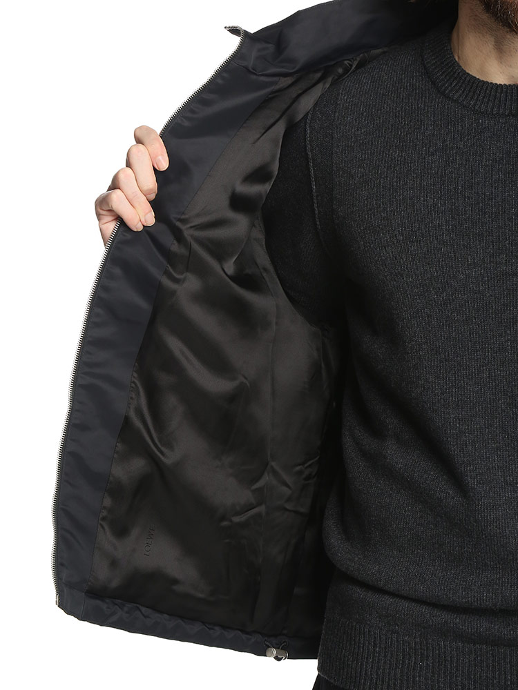 LOEWE (ロエベ) 胸ロゴ ナイロン フルジップ 中綿 パーカー